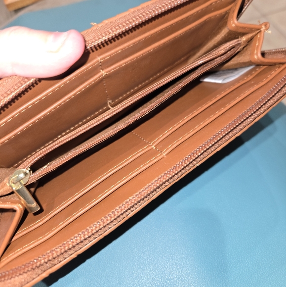 OFSM Woven Tan Zip Wallet - Picture 5 of 7